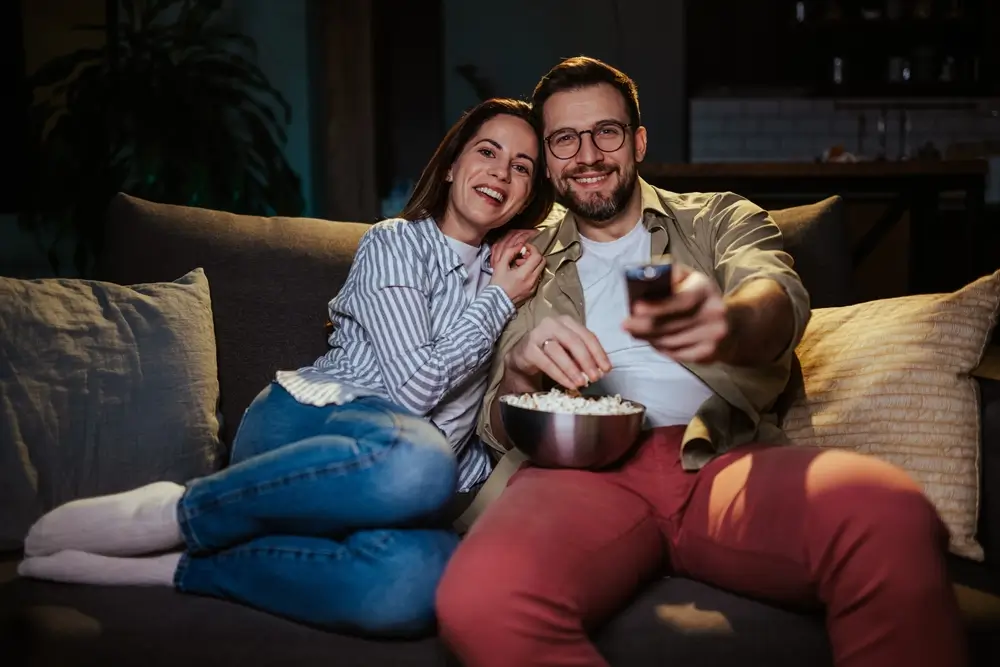 - Techsvět I za pár korun můžete mít v obýváku své domácí kino.