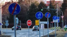 Dopravní značky se mnohým pletou.
