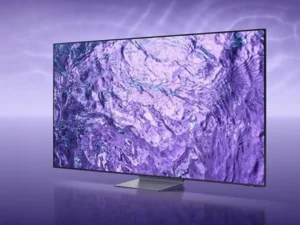 Obří 8K televizi teď prodává Alza jen za cenu materiálu. Kvalita je srovnatelná s těmi za 200 tisíc