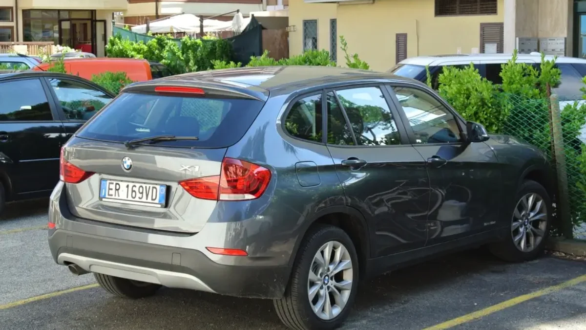 BMW X1 s označením E84 může být dobrou volbou pro rodinu i milovníky řízení.