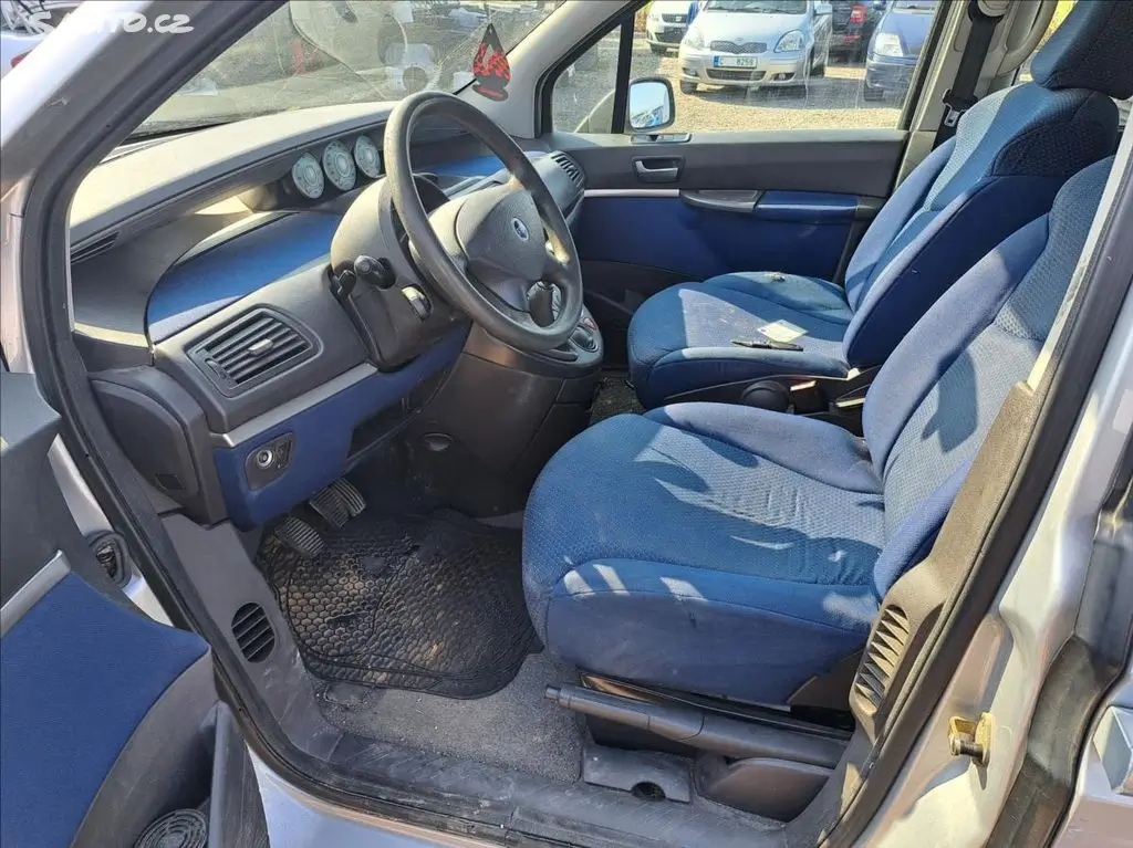 Fiat 3 new - Techsvět Fiat Ulysse. uvnitř