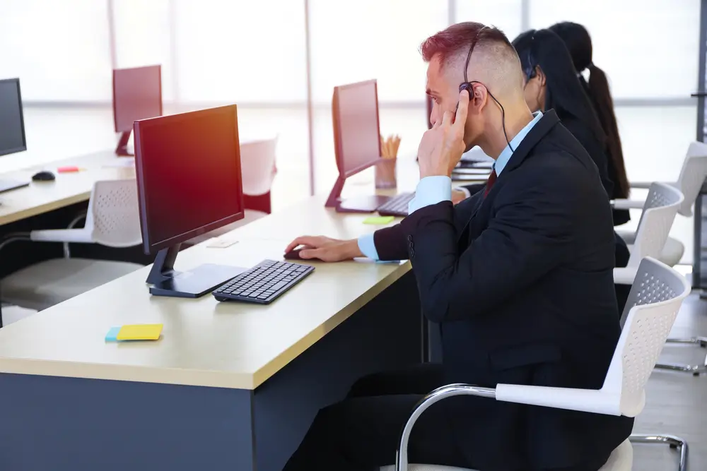 - Techsvět Kabelová sluchátka nejsou tak pohodlná ale jsou rozhodně bezpečnější.