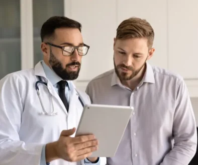 Vyšetření prostaty u lékaře je nebolestivé a trvá jen pár vteřin.