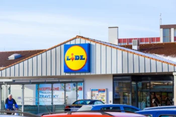 Lidl zvyšuje pro všechny své zaměstnance počet dnů placené dovolené.