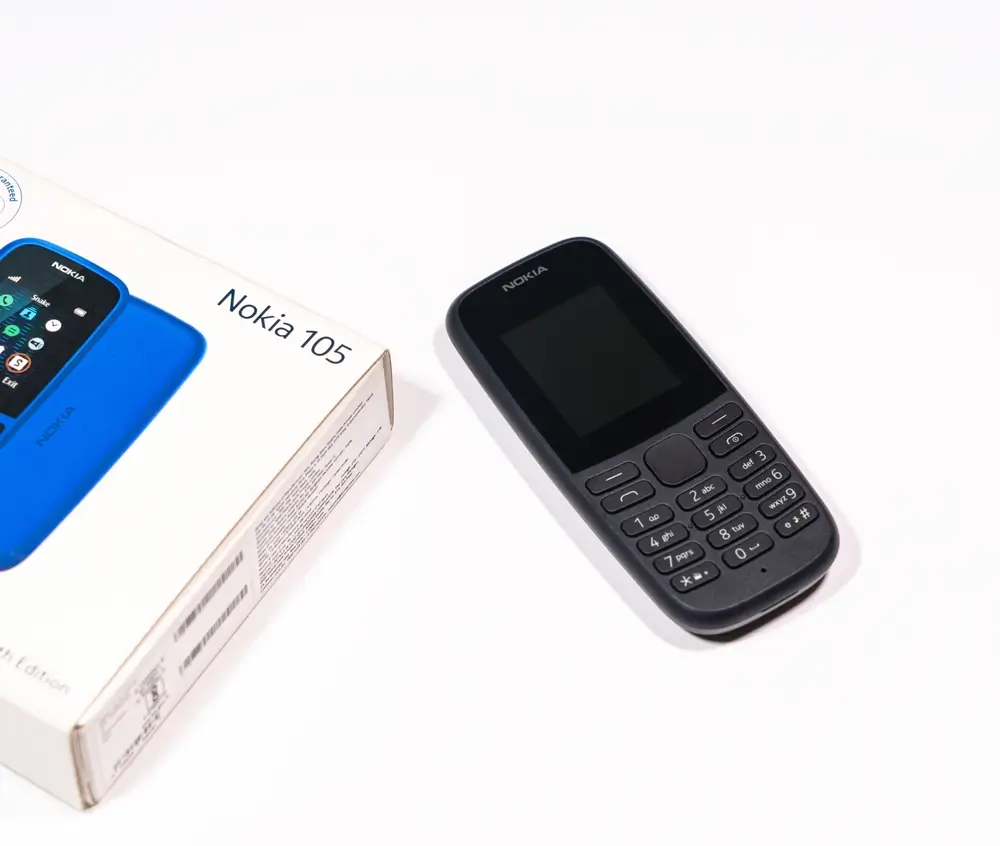 Nokia 105 se může pochlubit bezkonkurenční výdrží a směšně nízkou cenovkou.