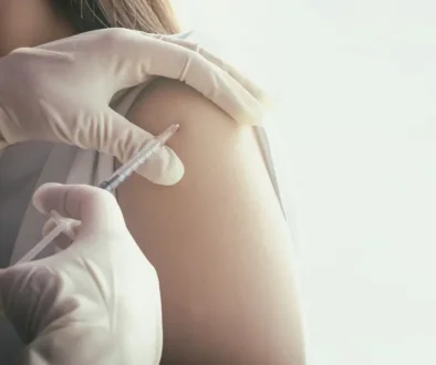 Očkování proti pásovému oparu může působit pozitivně proti rozvoji demence.