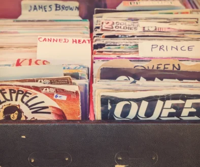 Retro vinylové desky mívají sběratelskou cenu.