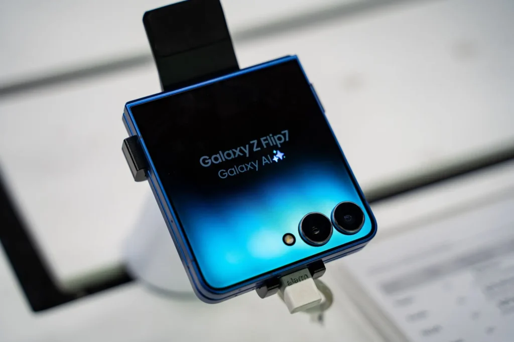 Skládací smartphone Galaxy ZFlip 7
