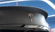Logo značky Tesla.