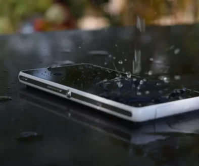 Když se telefon nechce nabíjet, je třeba postupovat obezřetně.