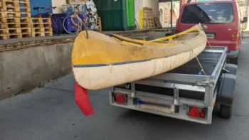 Výstražný praporek označující dlouhý náklad