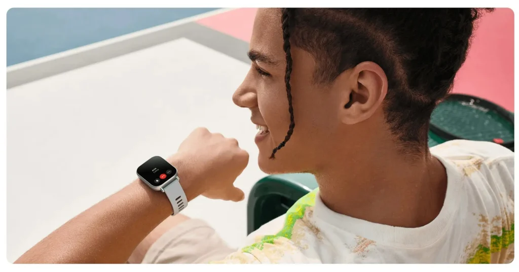 S hodinkami dokážete zvednout příchozí hovor a zvuk je překvapivě čistý.