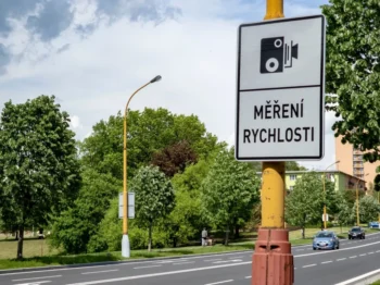 značka měření rychlosti