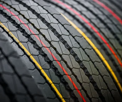 pruhy na pneu