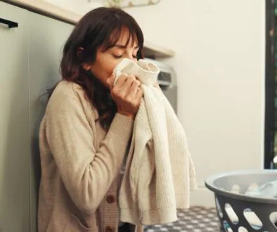 žena voní k prádlu