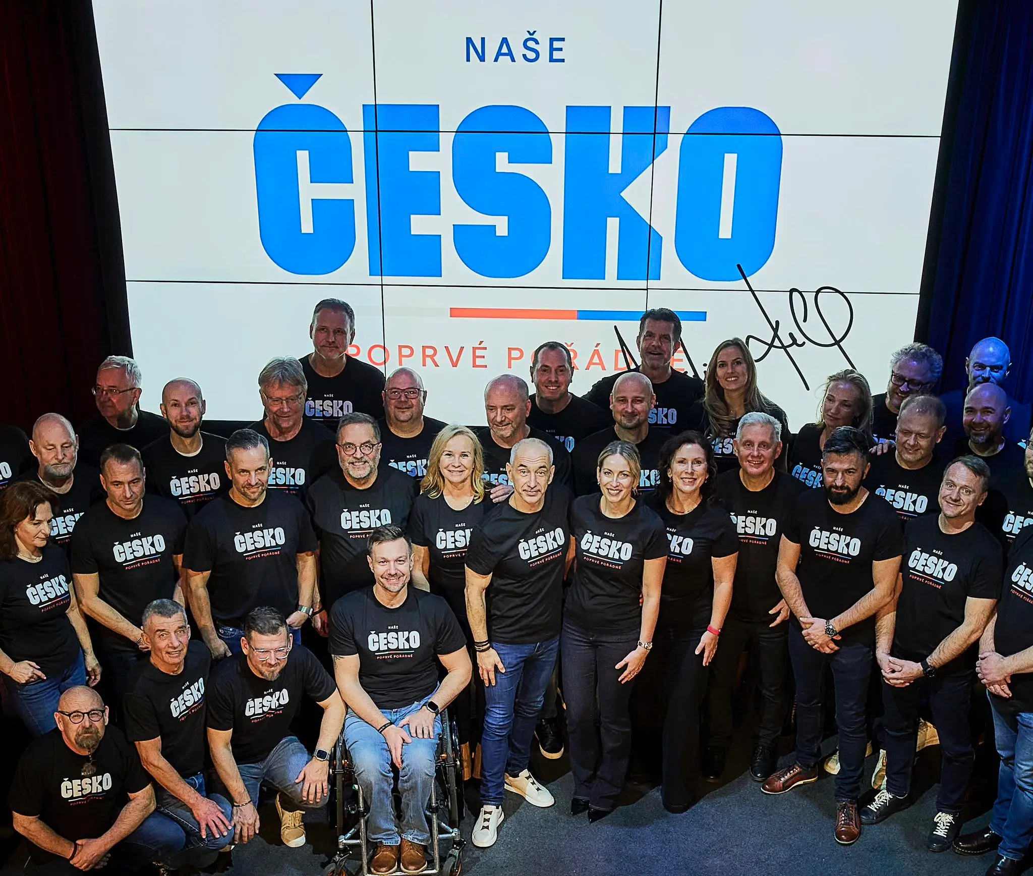 Fotka z tiskové konference Naše Česko