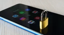 mobilní telefon, zámek