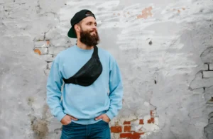 Sbohem batohu: nový trend, který právě přichází do Evropy ho nahrazuje navždy