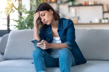 Stačí stáhnout rizikovou aplikaci a útočník získá přístup k veškerým vašim datům.