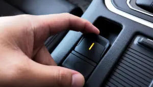 Co se stane, když za jízdy zmáčkenete elektronickou ruční brzdu? V nouzi vám může zachránit život