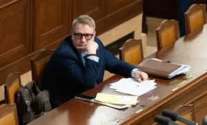 Lidem nad 52 let se má snížit podpora v nezaměstnanosti. Aleš Juchelka argumentuje rostoucími náklady