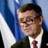 Andrej Babiš se tváří vážně.