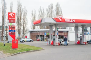 Vláda oznámila zastropování cen benzinu a nafty na 13. října. Za litr nesmíte platit více než stanovený limit