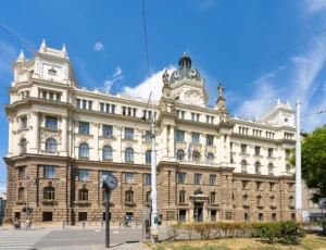 Kalkulačka superdávky v roce 2027: Spočítejte si, kolik vám stát přispěje na živobytí. Nárok na dávku mají i senioři